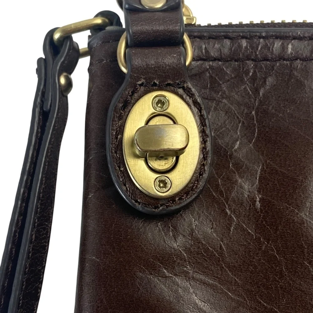 HOBO The Mila Wristlet Leather Bag Wallet in Chocolate Brown